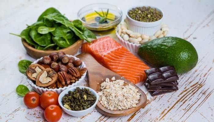 A alimentação para corrida segue a mesma lógica de qualquer dieta saudável: qualidade e variedade de nutrientes.